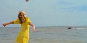 V3 red rocket still 06