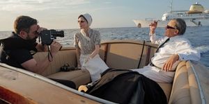 V3 v.l.n.r. pablo larrain banner