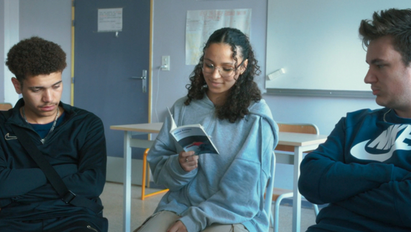 ” Writing Life: Annie Ernaux Through the Eyes of High School Students” - Kritik