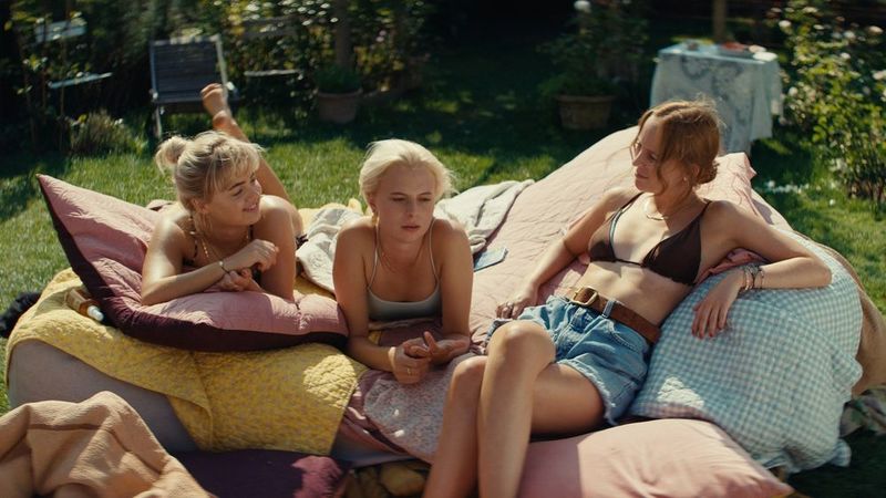 "Pretty Young Love" - Kritik 