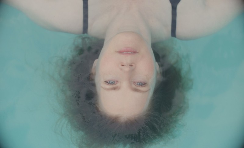 "At the Sea" - Kritik/Review