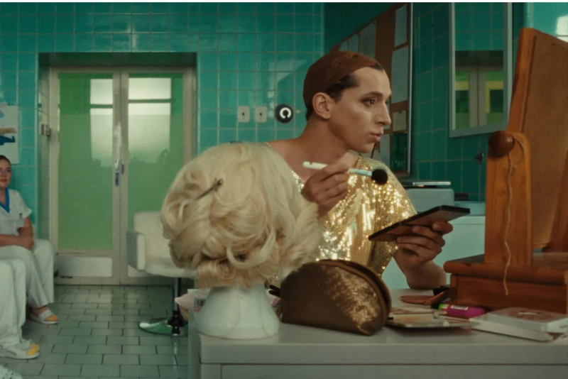 "Chica Checa" - Review