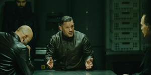 V3 vom venom zum mic  tom hardy rappt   und sein hip hop alter ego frankie pulitzer meint es ziemlich ernst