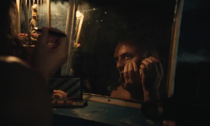 "Salón de belleza" - Review/Kritik