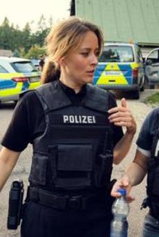 Big mv5bnzk0ntgyodutotczzi00zguxlwi1zgetytrkzgu5ytzkote2xkeyxkfqcgc . v1 