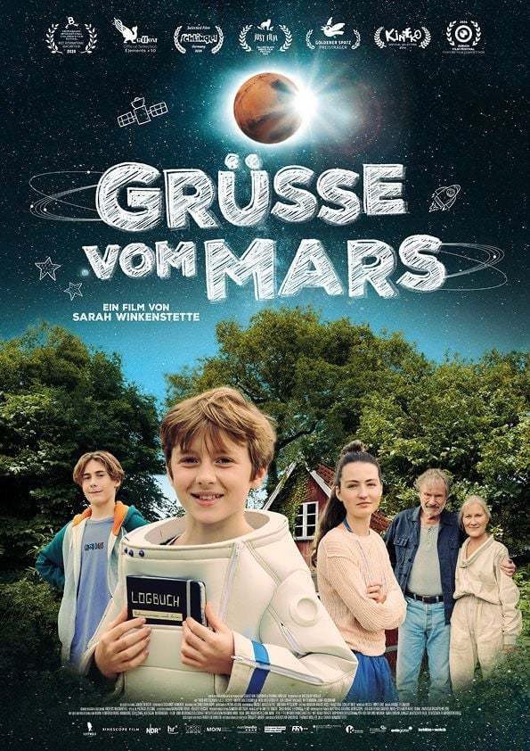 Im hohen Norden zum Mars: Zum Kinostart von "Grüße vom Mars" verlosen wir zwei Film-Pakete